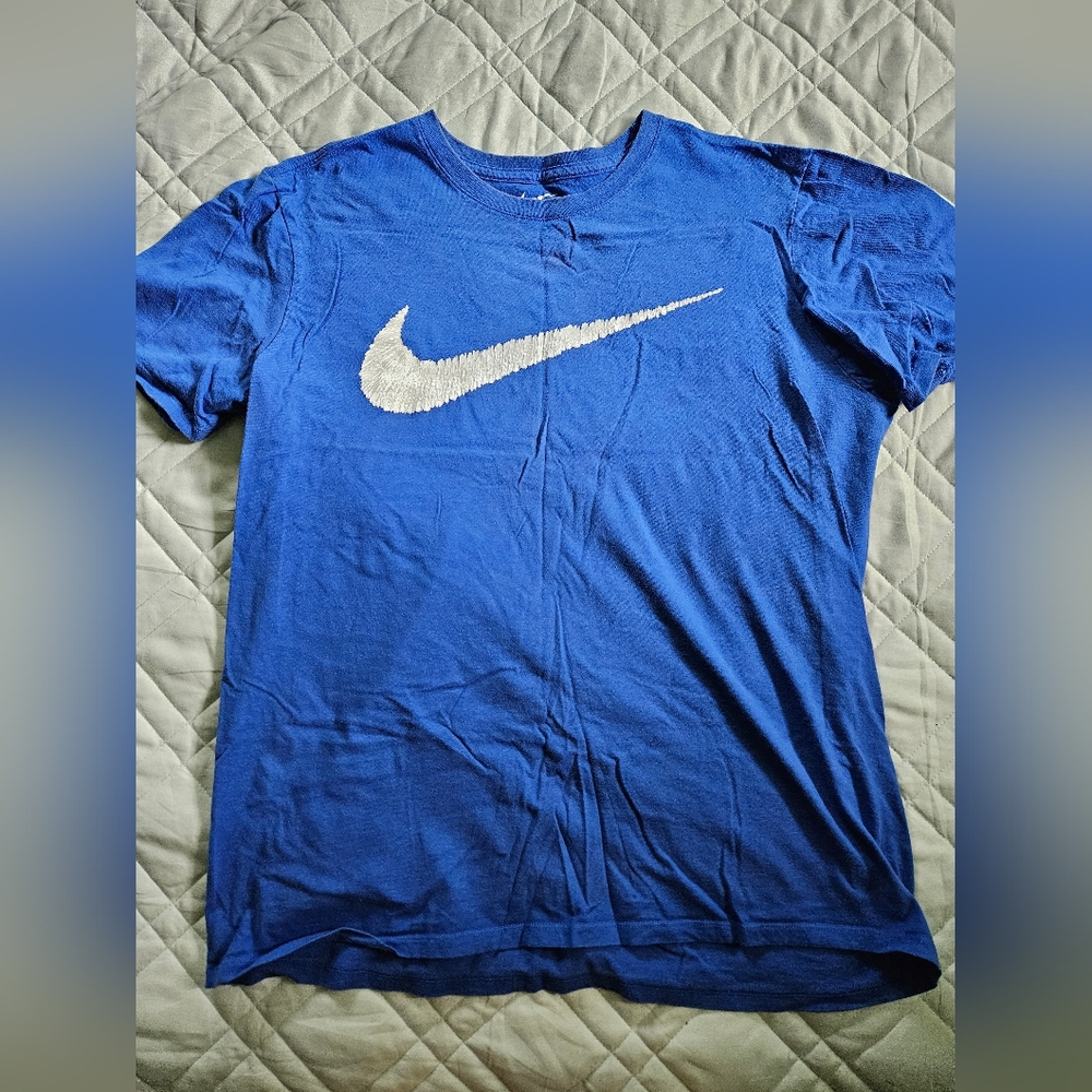 Nike graphic tee